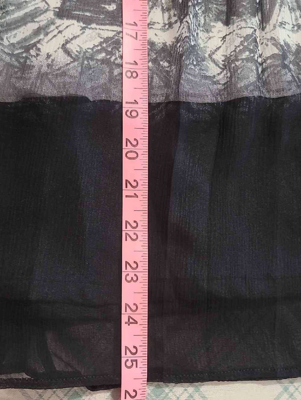 New ISDA Beautiful Silk Skirt. - Picture 8 of 10
